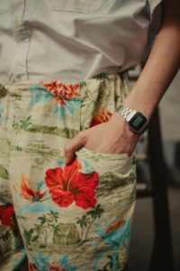 Fibres naturelles en gros plan avec vêtements écoresponsables en arrière-plan