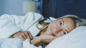 femme qui dort bien