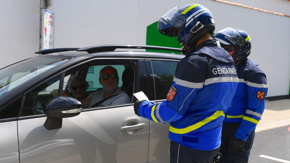 automobilistes les personnes agees de plus de 68 ans ont linterdiction formelle de conduire ces vehicules dans ce pays voisin (1)