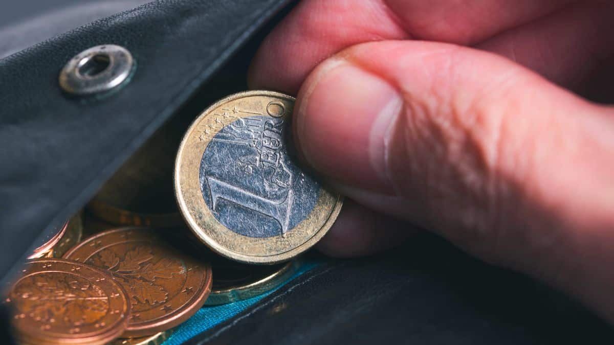 ce petit détail sur cette pièce de 1€ fait grimper son prix à plus de 1000€, les collectionneurs la recherchent