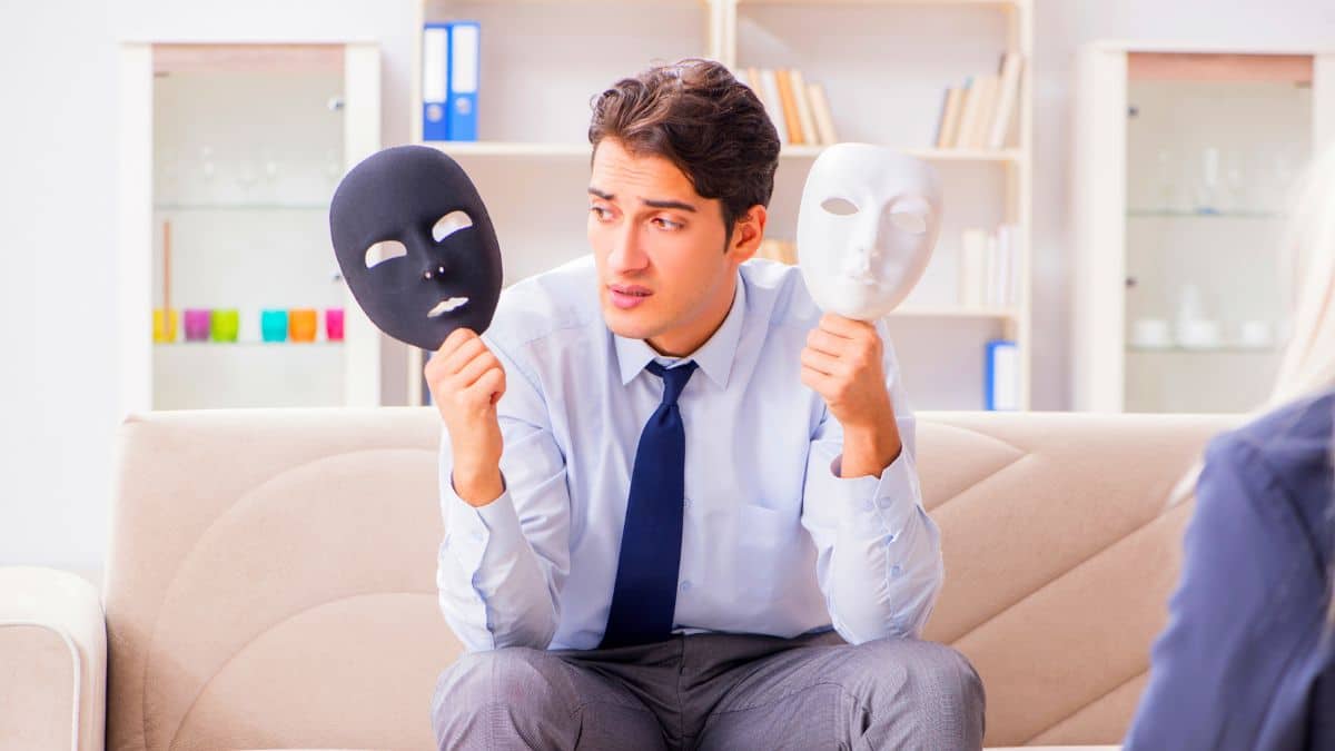 ces 8 phrases trahissent un comportement égocentrique invisible mais toxique au quotidien