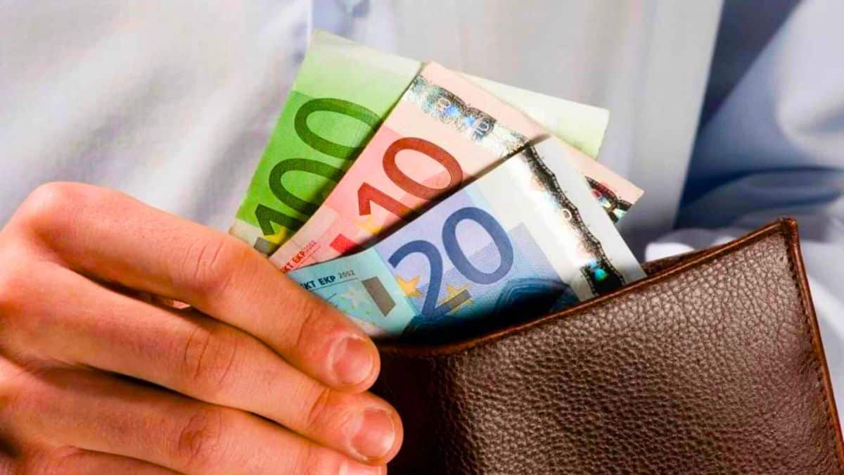 c'est l'avenir ce métier rapporte gros, n'exige aucun diplôme et ne sera pas remplacé par l'intelligence artificielle