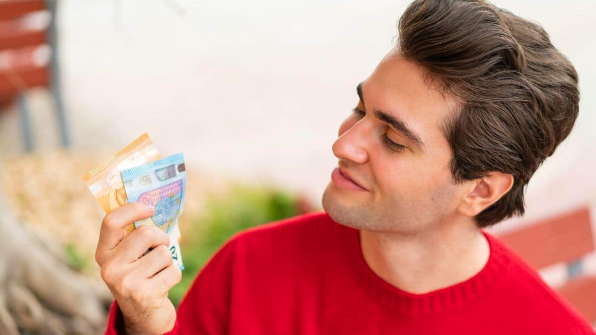 c'est le métier de demain il rapporte gros, ne demande aucun diplôme et ne sera pas remplacé par l'ia dans les années à venir