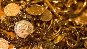 il passe à côté d’un trésor de 2,3 millions d’euros sur un chantier, son collègue le découvre à sa place