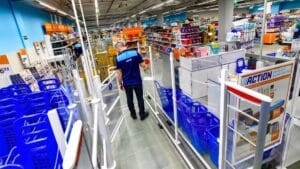je suis employé chez action « voici le montant de mon salaire mensuel »