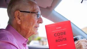 le code de la route a tranché voici l'âge limite pour conduire en toute sécurité (ce n'est pas 70 ou 80 ans)