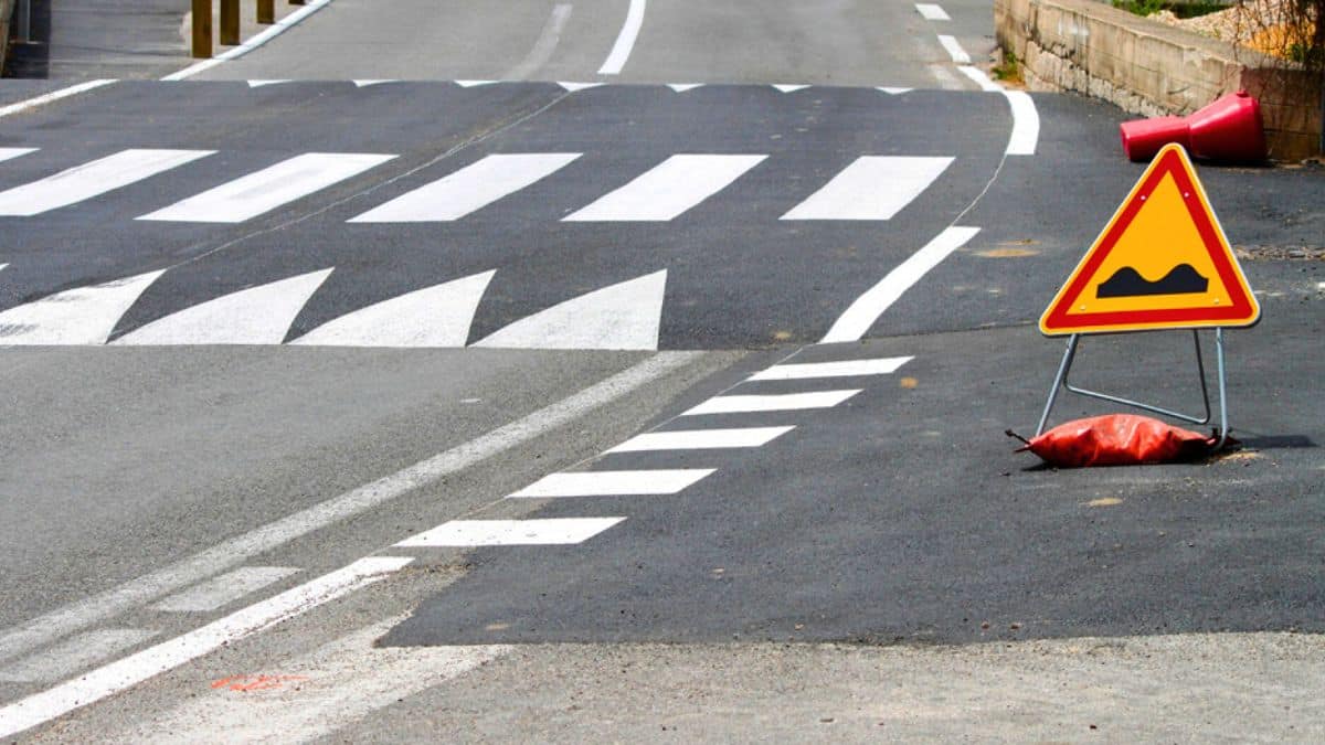 les ralentisseurs cest definitivement termine en france un changement majeur qui impacte toutes les routes