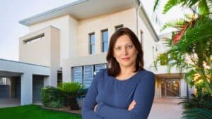les squatteurs de sa villa partent en vacances en martinique, elle en profite pour la vider mais risque aujourd'hui cette lourde amende
