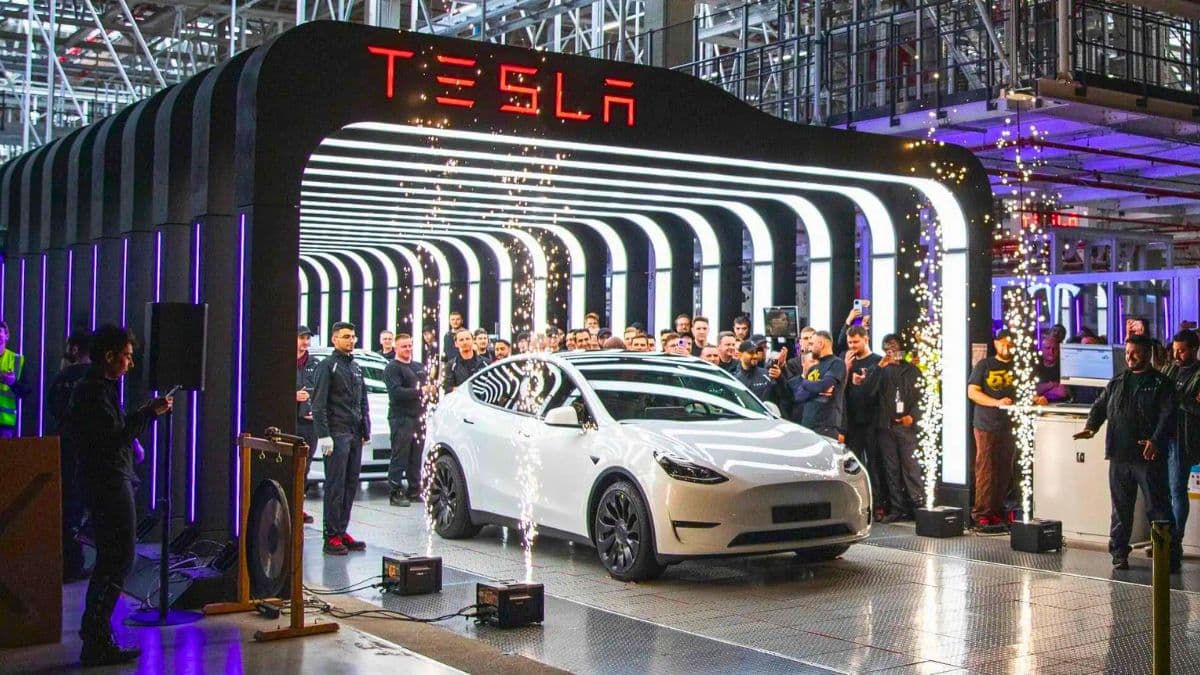 tesla c'est fini cette nouvelle voiture électrique promet 1500 km d’autonomie grâce à cette batterie révolutionnaire