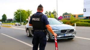 elle se fait flasher à 703 kmh et écope d’une amende de 850 euros