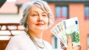 je n'ai jamais travaillé de ma vie, et je reçois quand même plus de 1600€ à la retraite