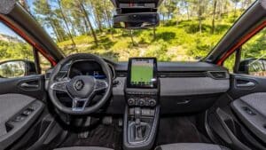 la dacia sandero est dépassée  cette voiture est de retour au sommet et c'est la plus aimée en europe