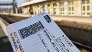 la sncf dévoile cette astuce pour payer son billet de train deux fois moins cher pour les vacances d'été