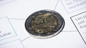 voici la vraie valeur des pieces de 2e des jo distribuees aux ecoliers elles se revend a prix dor sur internet