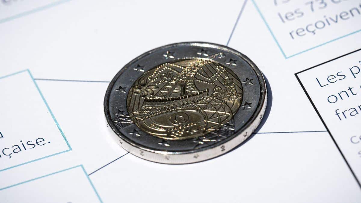 voici la vraie valeur des pieces de 2e des jo distribuees aux ecoliers elles se revend a prix dor sur internet