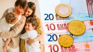 voici le salaire quil faudrait pour etre considere comme riche en france letude selon la composition du foyer