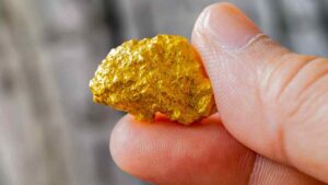 lappareil electronique que nous jetons tous et qui contient 450 milligrammes dor 22 carats
