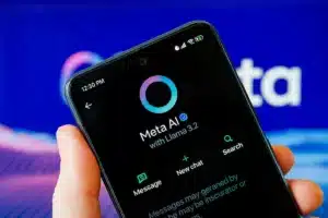 pourquoi est il conseille de desactiver le rond bleu meta ai dans whatsapp et comment le faire simplement